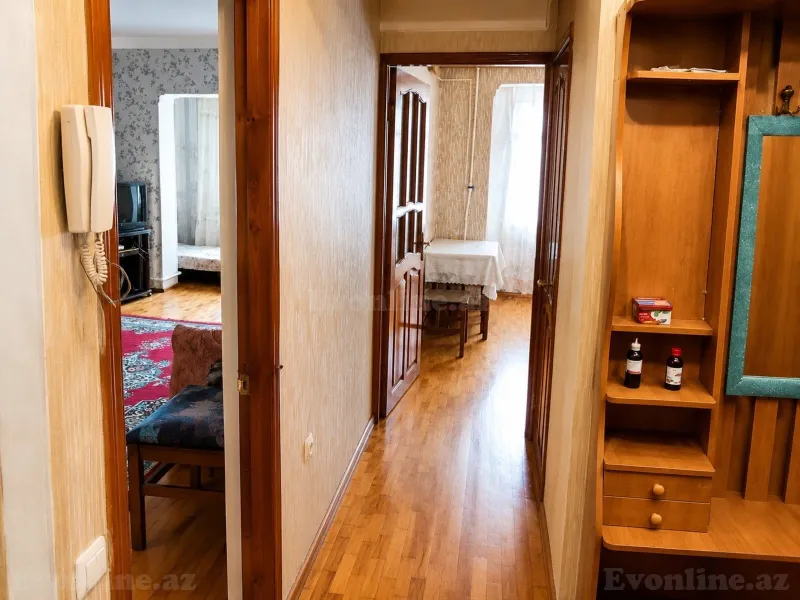 Satılır 2 otaqlı Mənzil Köhnə tikili 65 m² 8-ci mikrorayon - şəkil 3