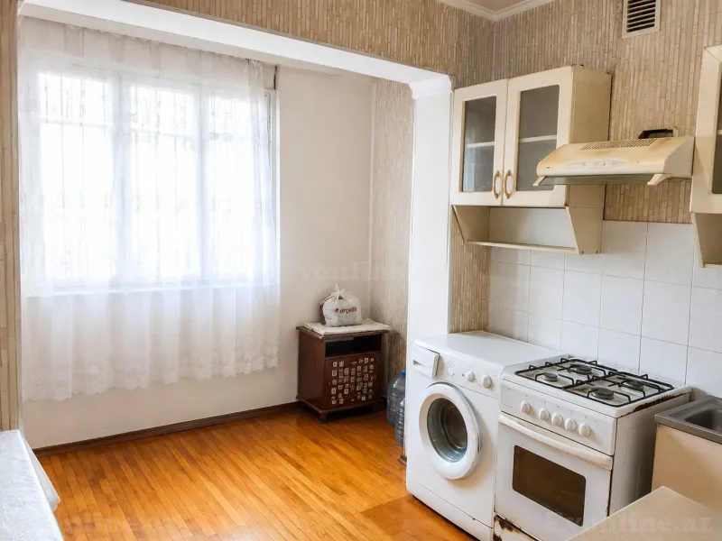 Satılır 2 otaqlı Mənzil Köhnə tikili 65 m² 8-ci mikrorayon - şəkil 4