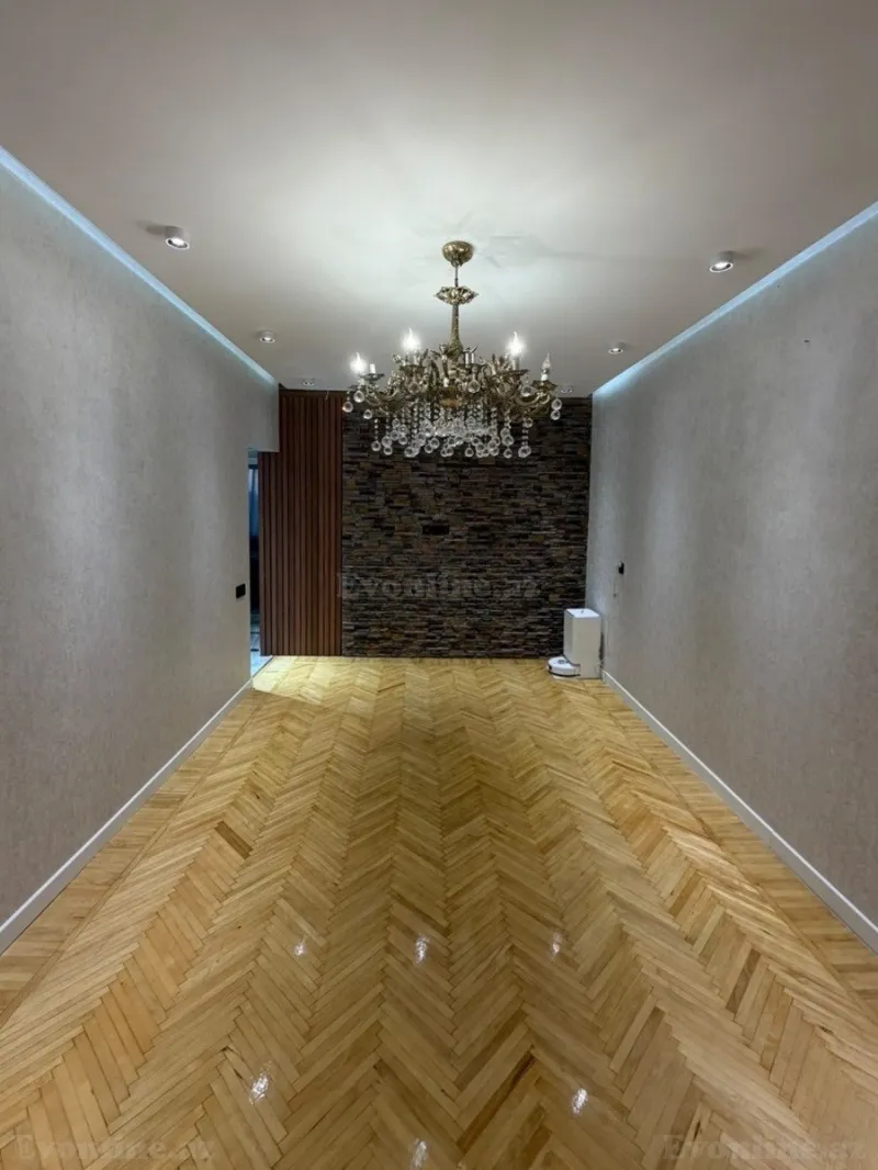 3 otaqlı Mənzil 80 m² İnşaatçılar m. Satılır