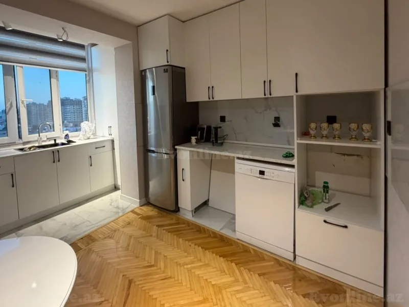 Satılır 3 otaqlı Mənzil Köhnə tikili 80 m² İnşaatçılar m. - şəkil 8