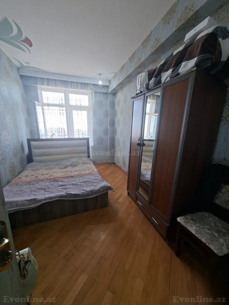 Bakı, Xətai r., Həzi Aslanov m.da 2 otaqlı mənzil satılır