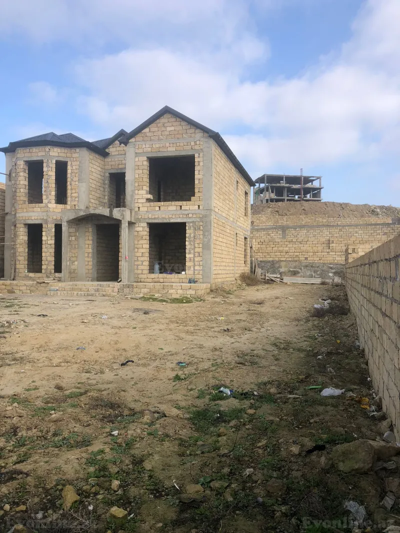 5 otaqlı Həyət evi 260 m² Badamdar Satılır