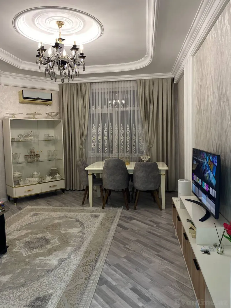 Bakı, Xətai r., Əhmədli m.da 2 otaqlı mənzil satılır