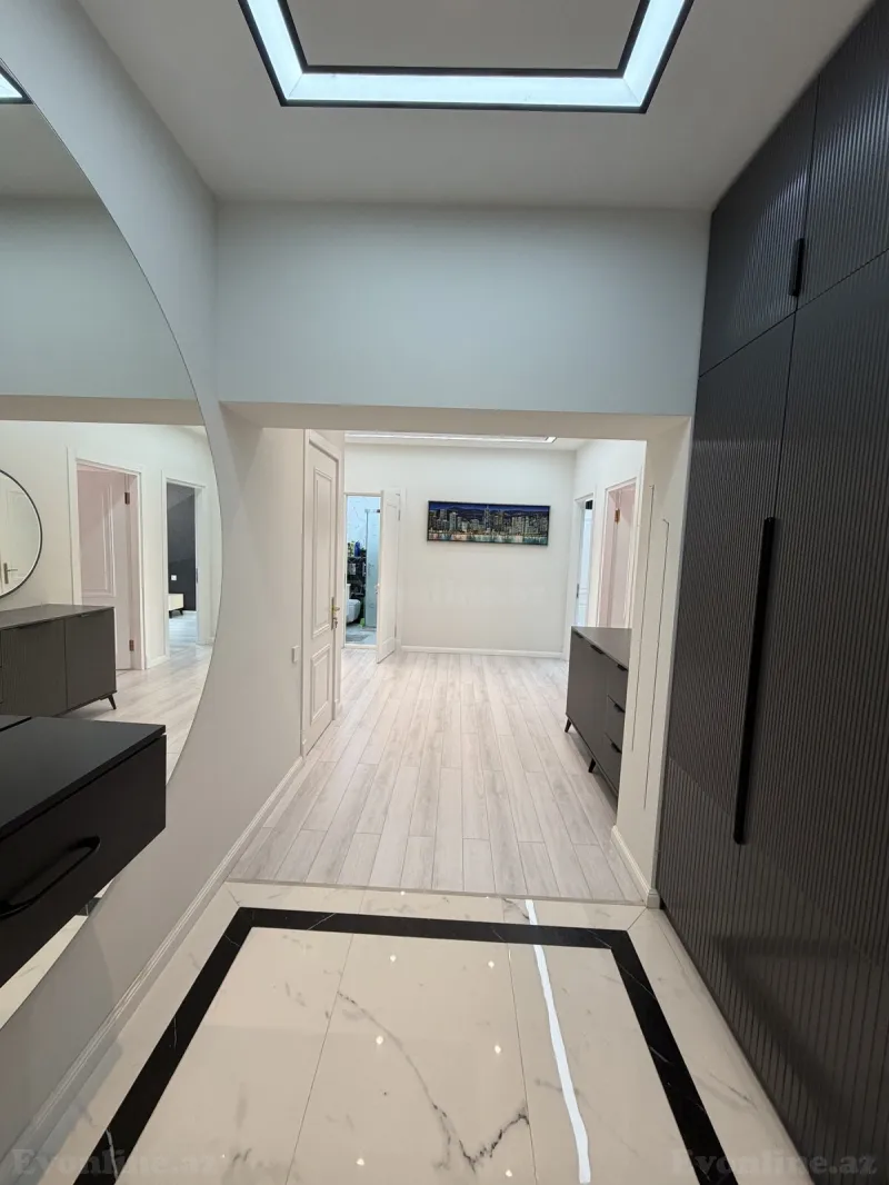 Satılır 3 otaqlı Mənzil Yeni tikili 150 m² İnşaatçılar m. - şəkil 2