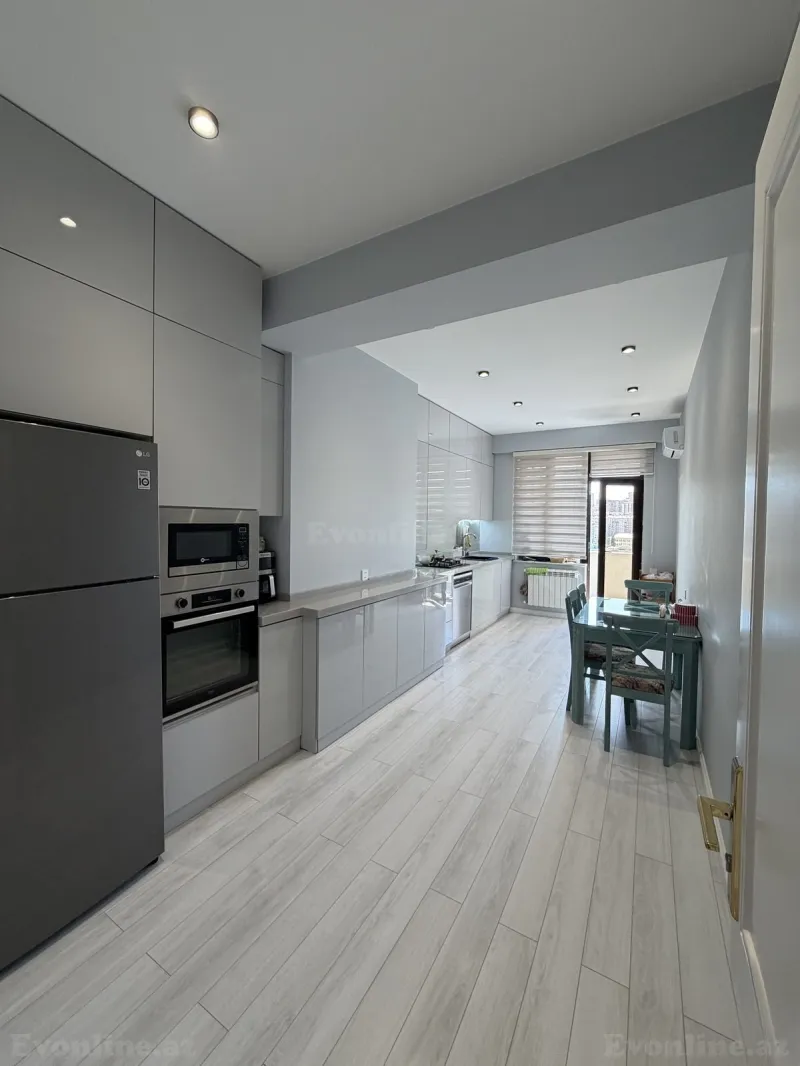 Satılır 3 otaqlı Mənzil Yeni tikili 150 m² İnşaatçılar m. - şəkil 15