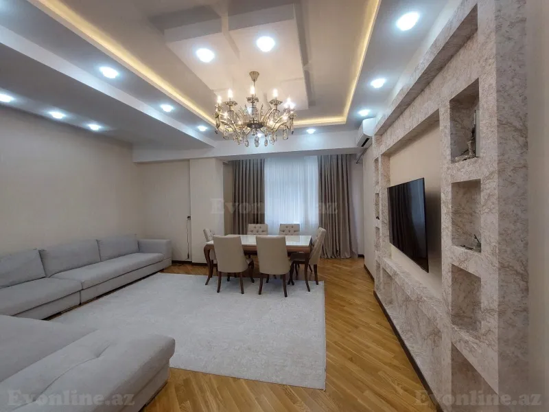 Bakı, Nəsimi r., Memar Əcəmi m.da 4 otaqlı mənzil satılır