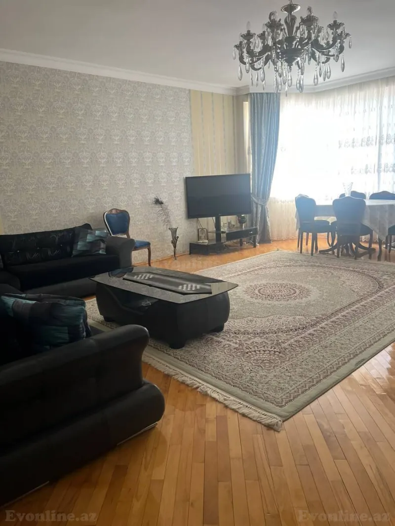 3 otaqlı Mənzil 140 m² 8 Noyabr m. Kirayə verilir