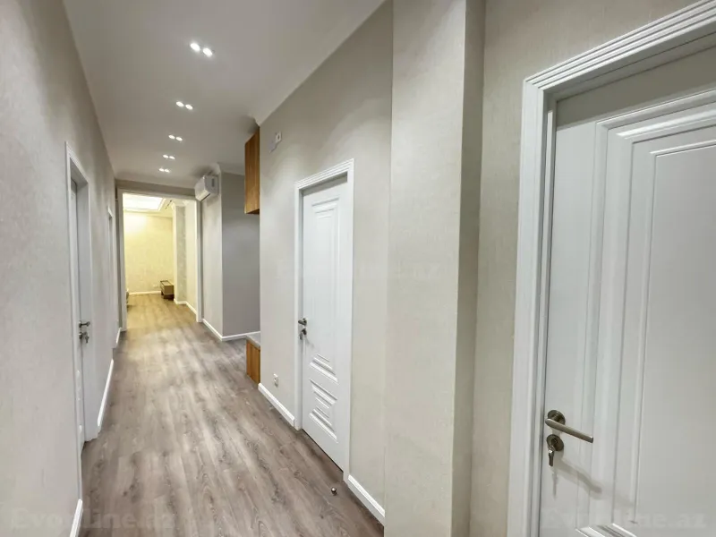 Kirayə verilir 3 otaqlı Mənzil Yeni tikili 135 m² Ağ şəhər - şəkil 12