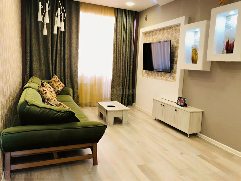 3 otaqlı Mənzil 111 m² İnşaatçılar m. Kirayə verilir
