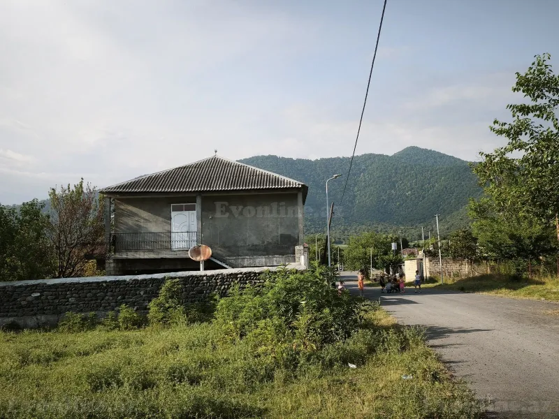 4 otaqlı Həyət evi 100 m² Zaqatala Satılır