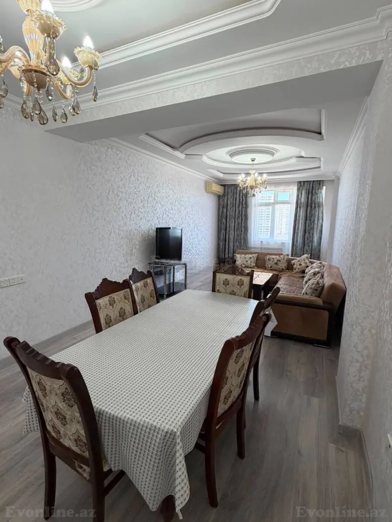 3 otaqlı Mənzil 130 m² 8 Noyabr m. Kirayə verilir