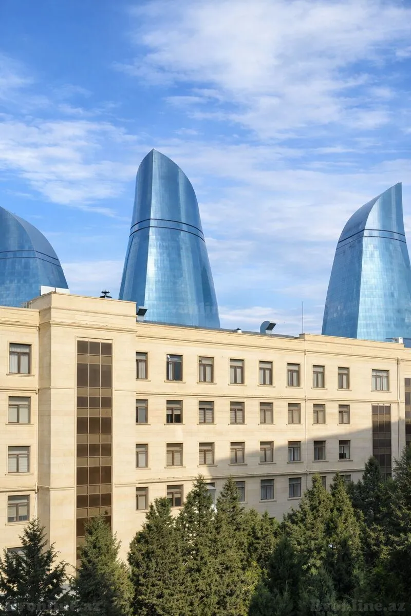Kirayə verilir 3 otaqlı Mənzil Yeni tikili 90 m² Səbail r. - şəkil 10