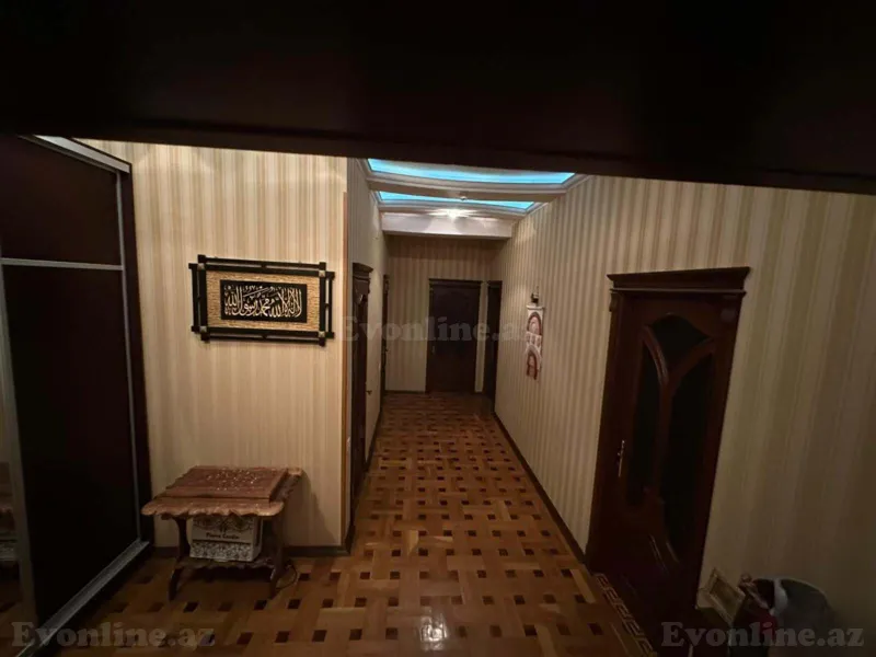 3 otaqlı Mənzil 107 m² Elmlər Akademiyası m. Satılır