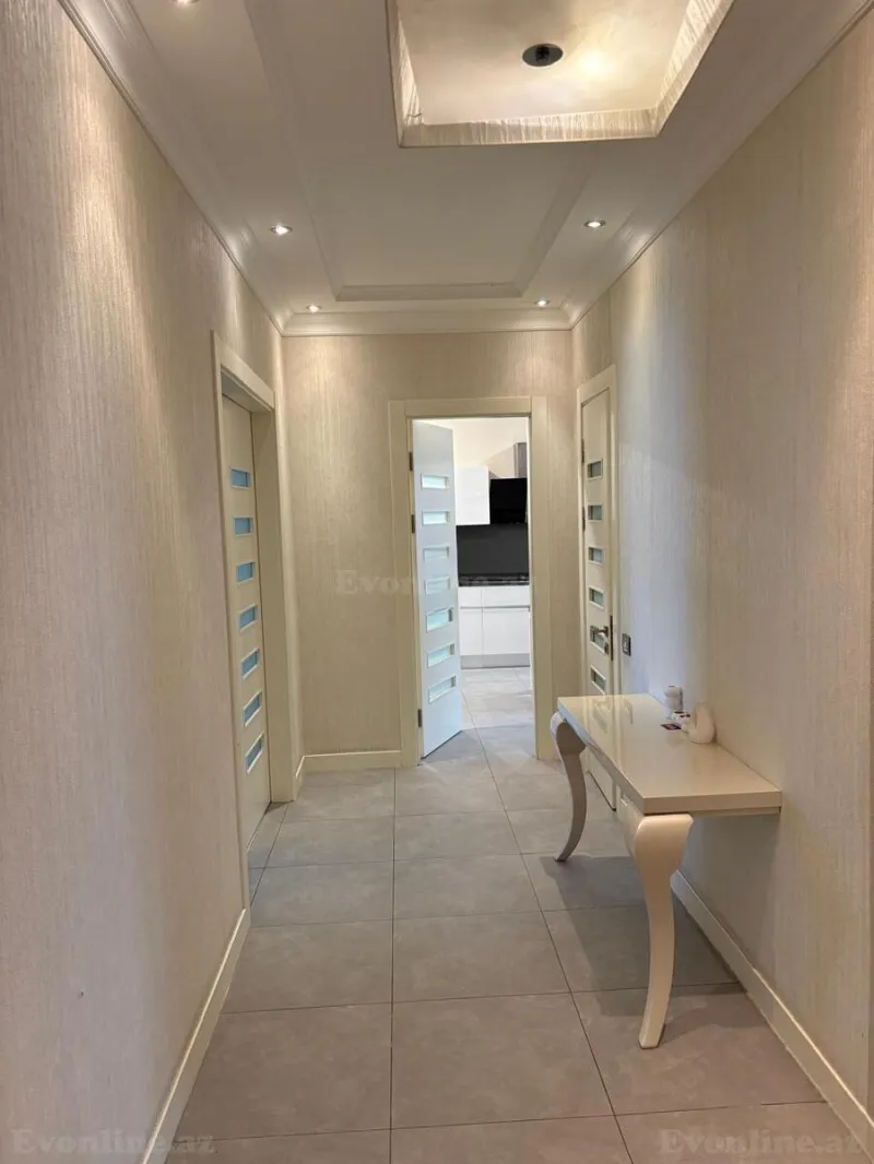 Kirayə verilir 3 otaqlı Mənzil Yeni tikili 140 m² 8 Noyabr m. - şəkil 2