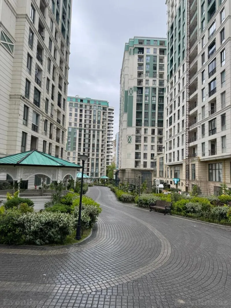 3 otaqlı Mənzil 148 m² Gənclik m. Kirayə verilir