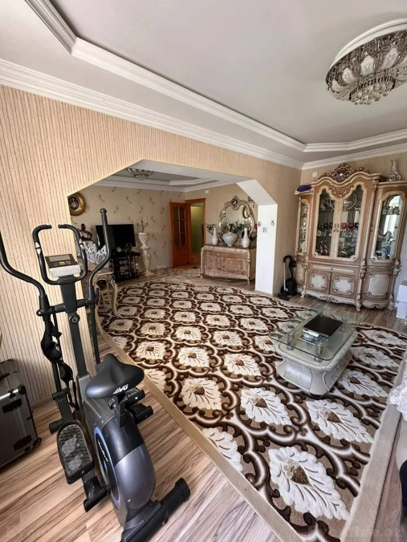 Satılır 5 otaqlı Mənzil Köhnə tikili 120 m² Xalqlar Dostluğu m. - şəkil 5