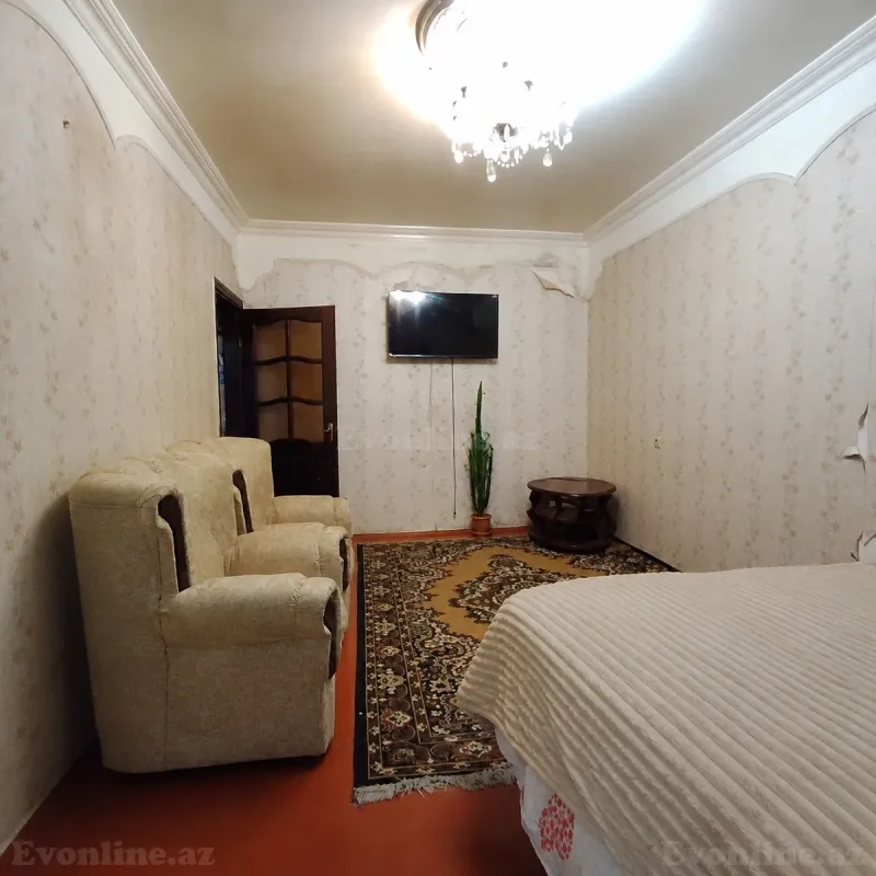 Satılır 2 otaqlı Mənzil Köhnə tikili 55 m² Əhmədli m. - şəkil 2