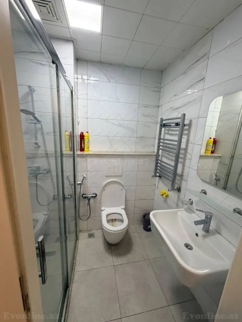 Kirayə verilir 2 otaqlı Mənzil Yeni tikili 65 m² İnşaatçılar m. - şəkil 3