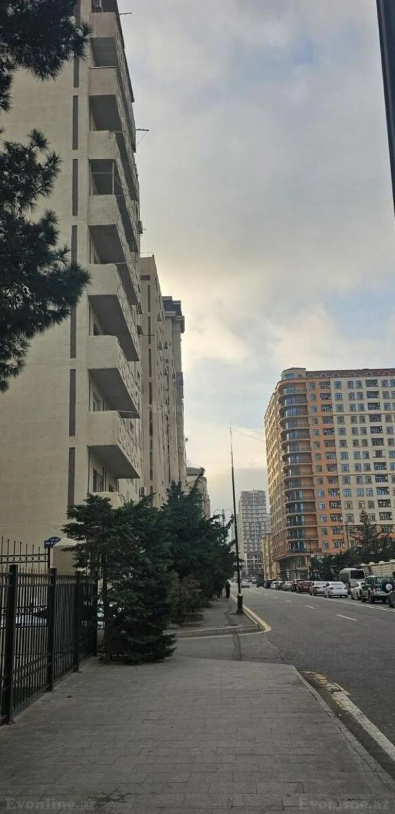 Satılır 2 otaqlı Mənzil Köhnə tikili 60 m² Gənclik m. - şəkil 2