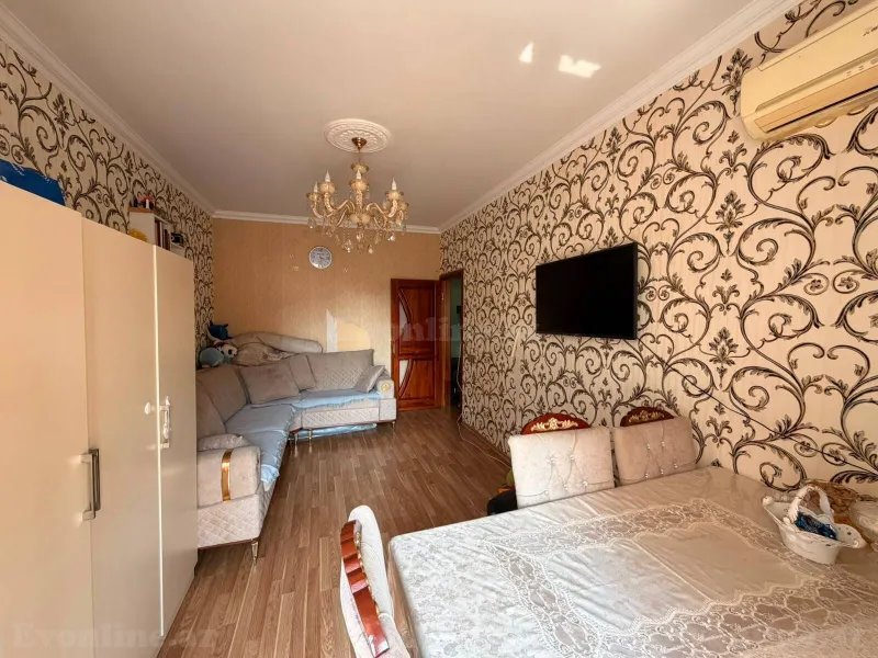 Satılır 2 otaqlı Mənzil Köhnə tikili 70 m² Nəsimi m. - şəkil 2