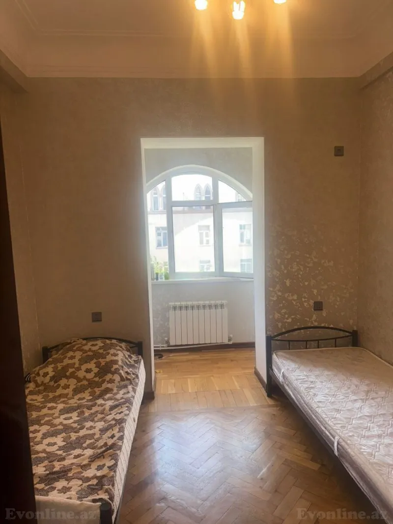 Kirayə verilir 3 otaqlı Mənzil Köhnə tikili 90 m² Nəriman Nərimanov m. - şəkil 2