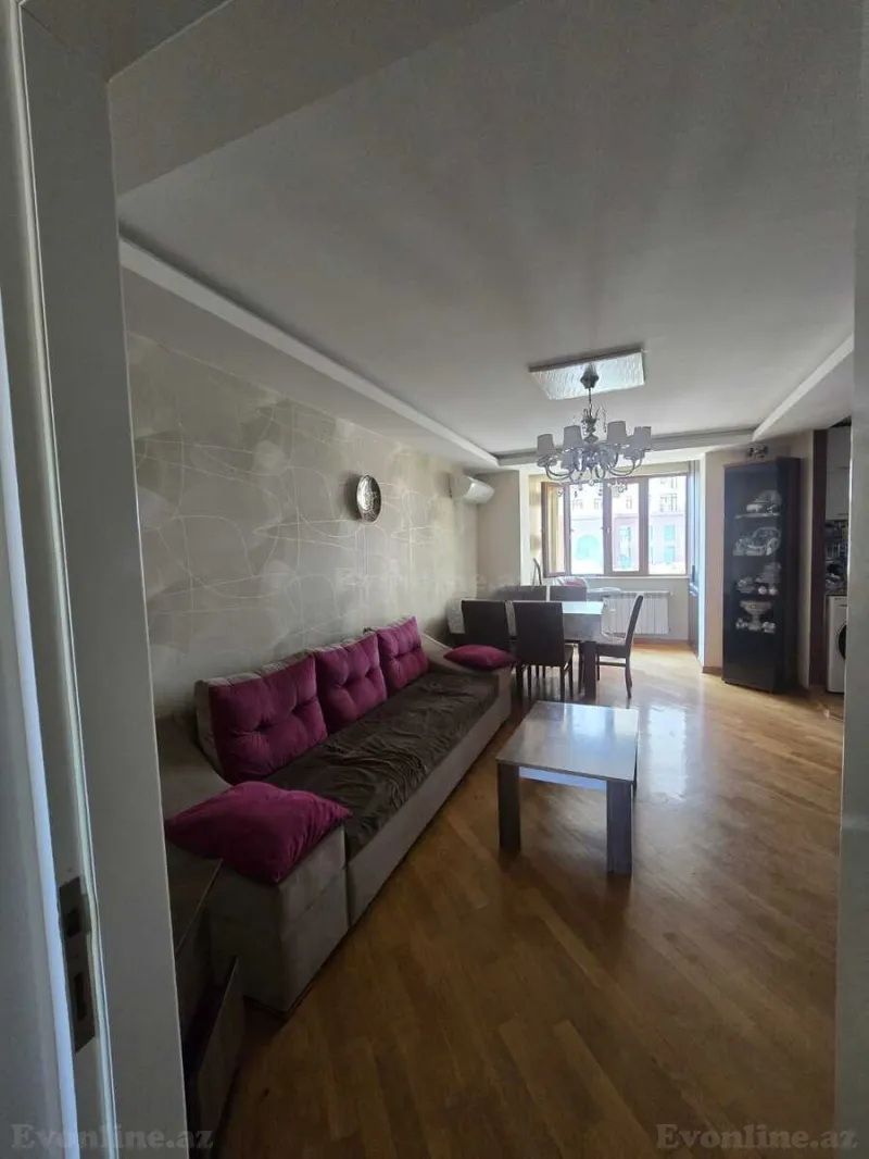 2 otaqlı Mənzil 48 m² Elmlər Akademiyası m. Satılır