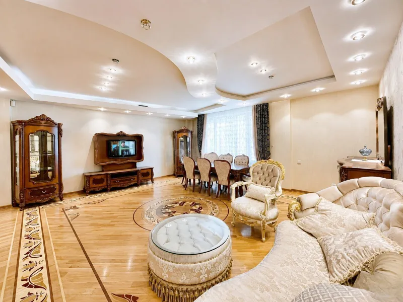 Satılır 7 otaqlı Mənzil Yeni tikili 350 m² Gənclik m.
