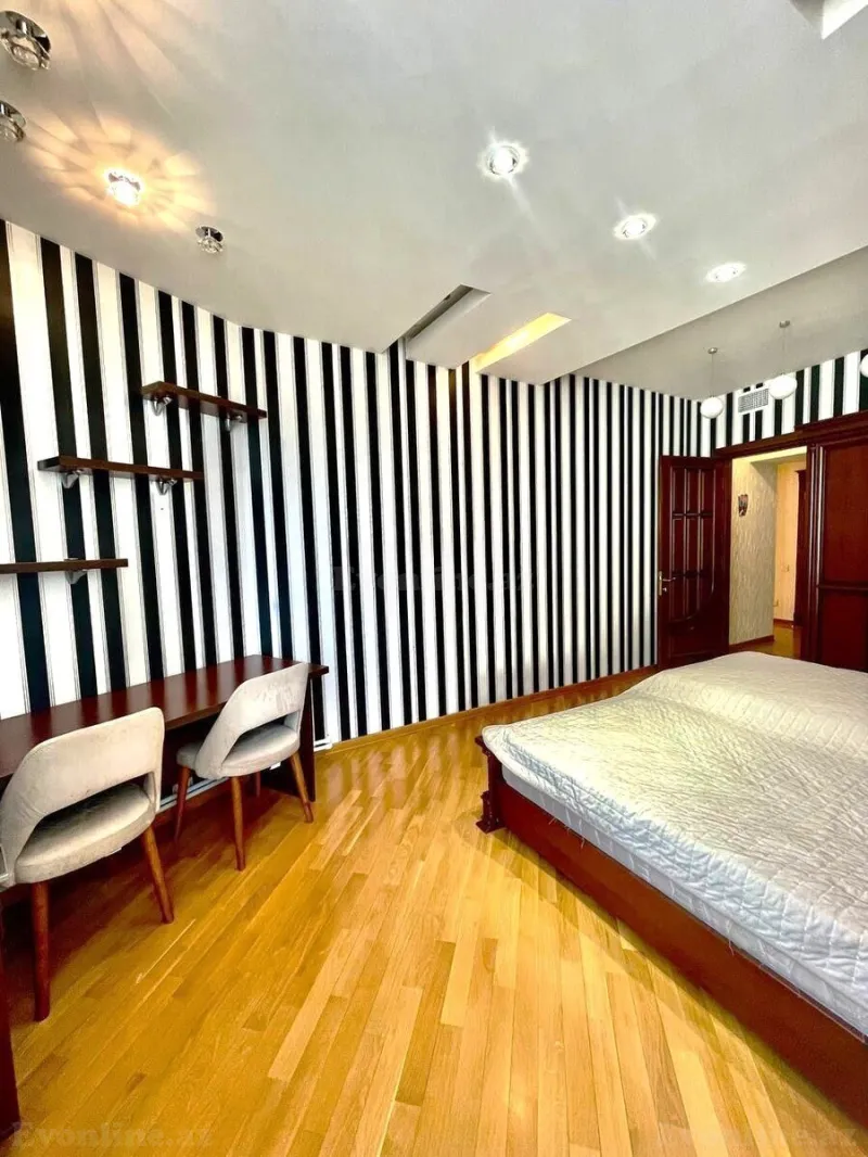 Satılır 7 otaqlı Mənzil Yeni tikili 350 m² Gənclik m. - şəkil 12