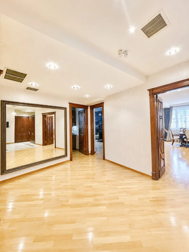 Satılır 7 otaqlı Mənzil Yeni tikili 350 m² Gənclik m. - şəkil 18