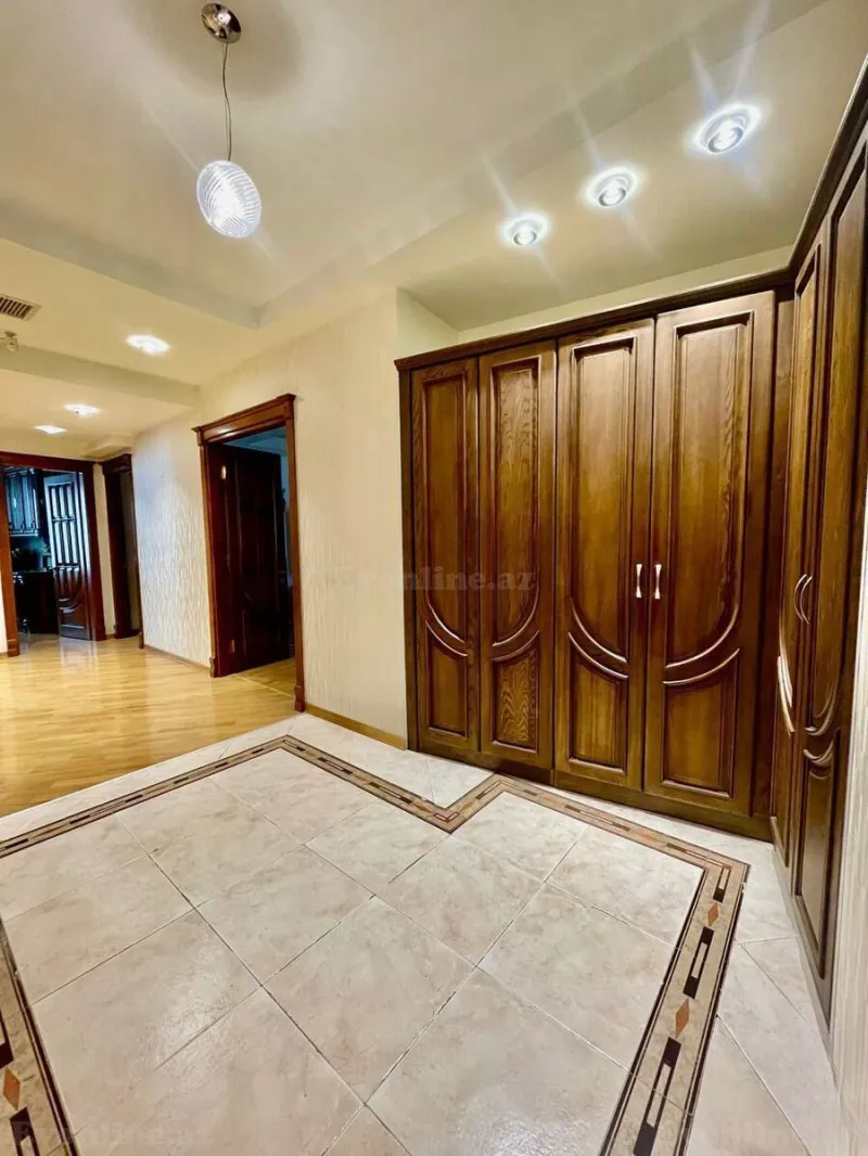 Satılır 7 otaqlı Mənzil Yeni tikili 350 m² Gənclik m. - şəkil 19