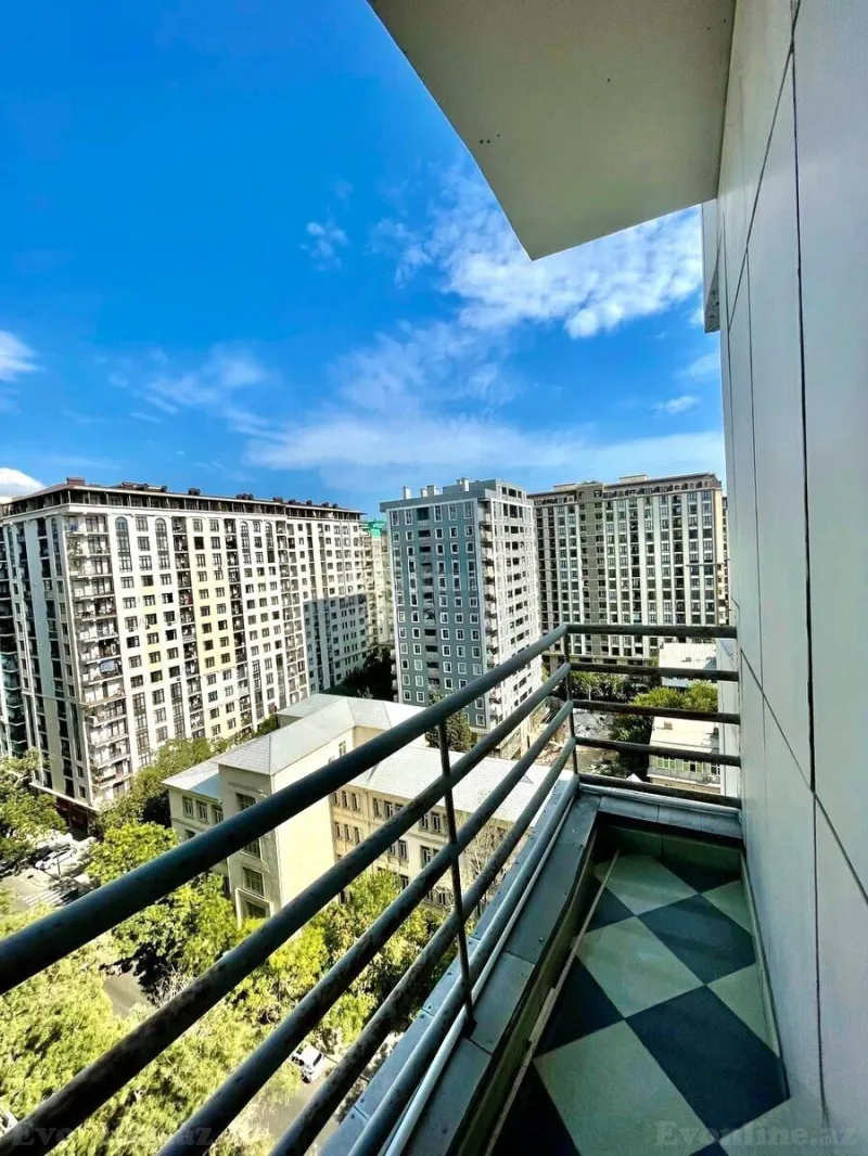 Satılır 7 otaqlı Mənzil Yeni tikili 350 m² Gənclik m. - şəkil 25