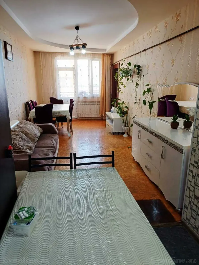 3 otaqlı Mənzil 73 m² İnşaatçılar m. Satılır