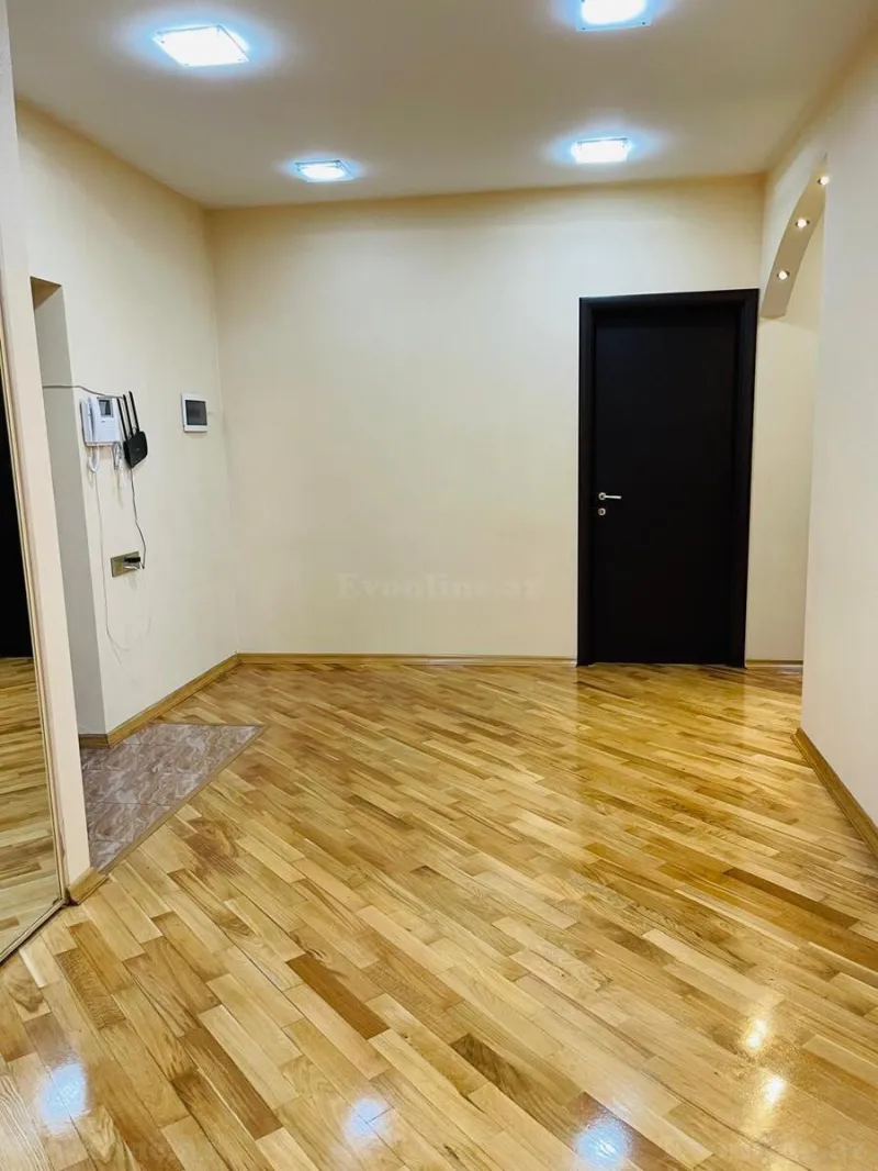 Kirayə verilir 4 otaqlı Mənzil Yeni tikili 150 m² Elmlər Akademiyası m. - şəkil 16