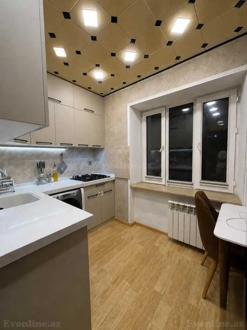Satılır 3 otaqlı Mənzil Köhnə tikili 75 m² Neftçilər m. - şəkil 12