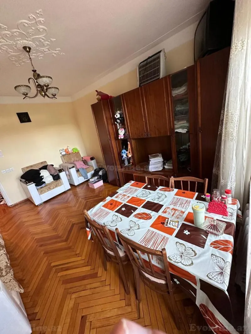 2 otaqlı Mənzil 40 m² Elmlər Akademiyası m. Kirayə verilir