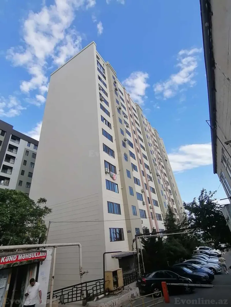 Satılır 3 otaqlı Mənzil Köhnə tikili 78 m² Səbail r. - şəkil 2