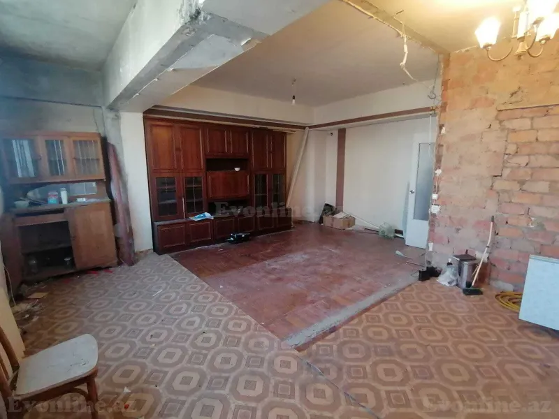 Satılır 3 otaqlı Mənzil Köhnə tikili 78 m² Səbail r. - şəkil 3