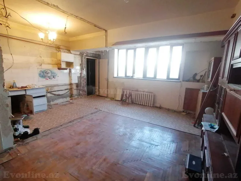 Satılır 3 otaqlı Mənzil Köhnə tikili 78 m² Səbail r. - şəkil 4