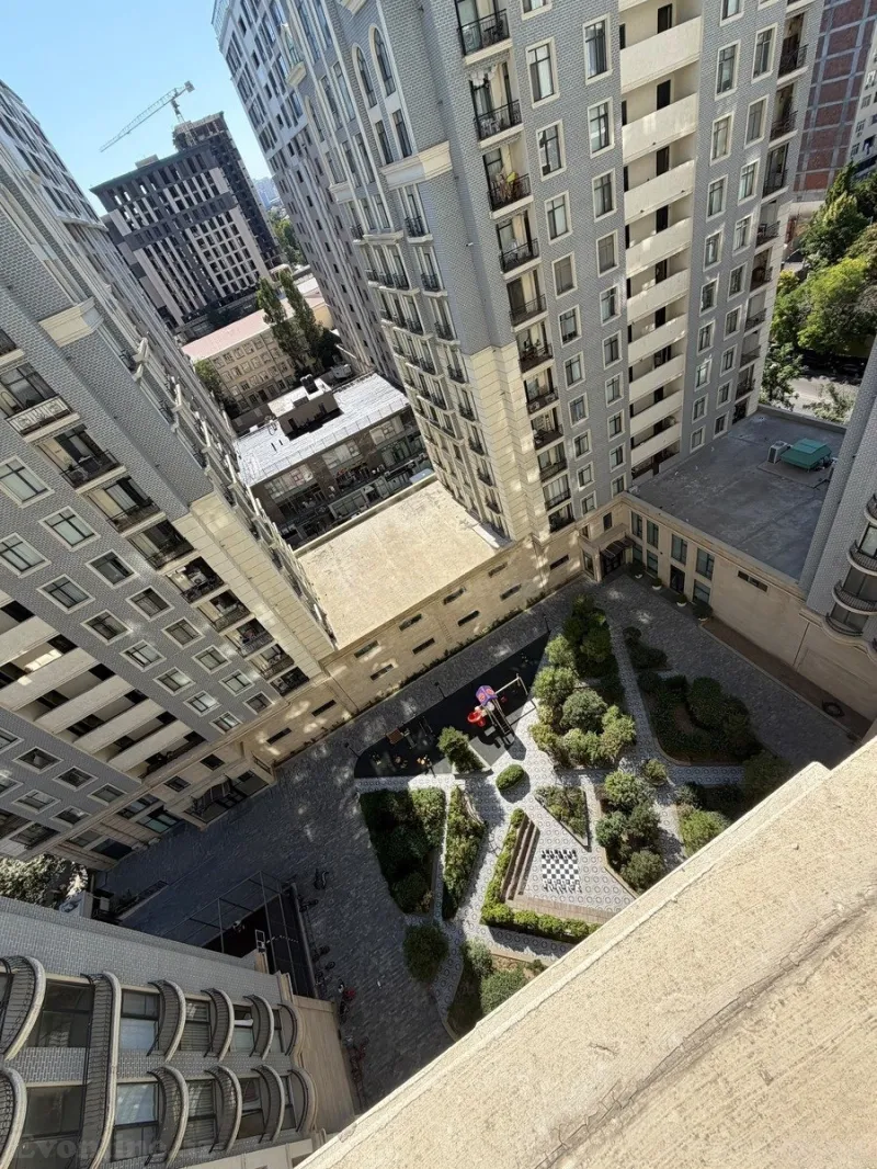 Satılır 4 otaqlı Mənzil Yeni tikili 241 m² Nəsimi r. - şəkil 15