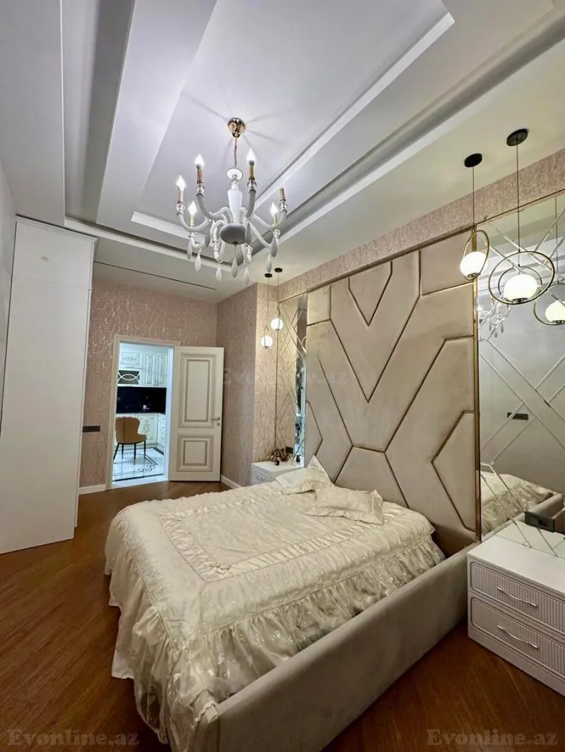 3 otaqlı Mənzil 114 m² Elmlər Akademiyası m. Kirayə verilir