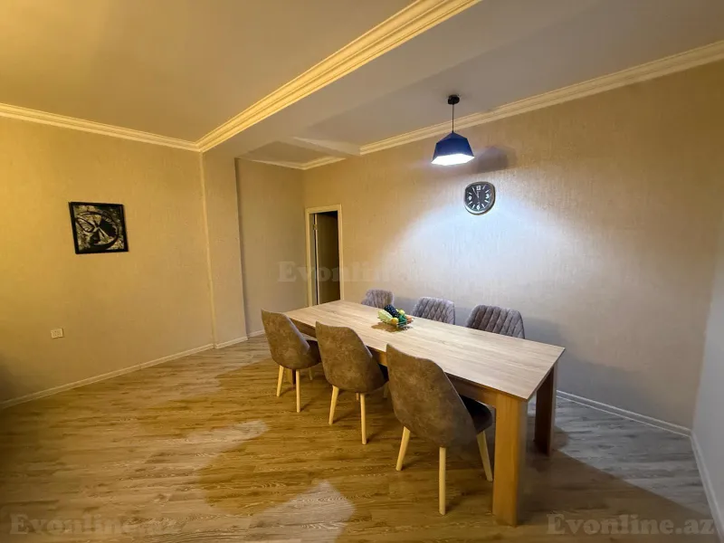Kirayə verilir 4 otaqlı Mənzil Köhnə tikili 185 m² Sahil m. - şəkil 10