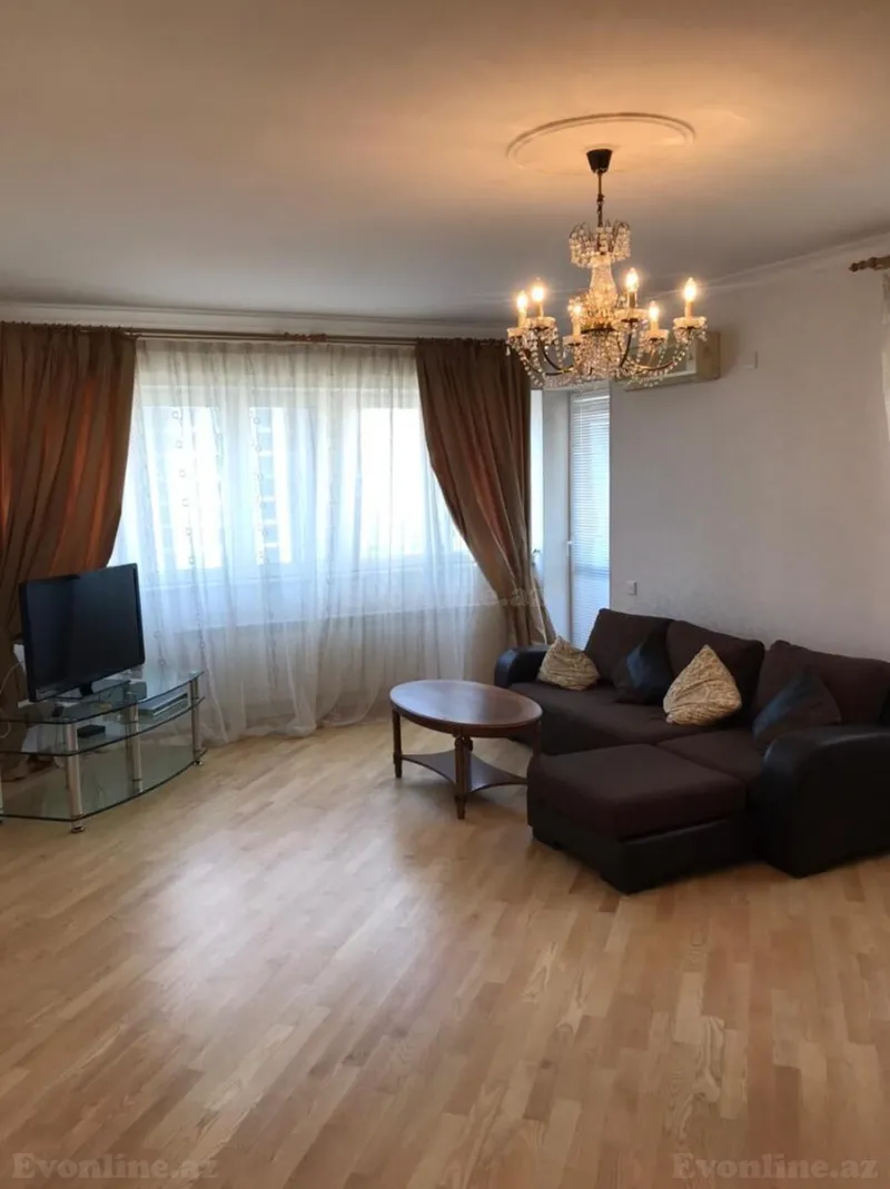 2 otaqlı Mənzil 60 m² Elmlər Akademiyası m. Kirayə verilir