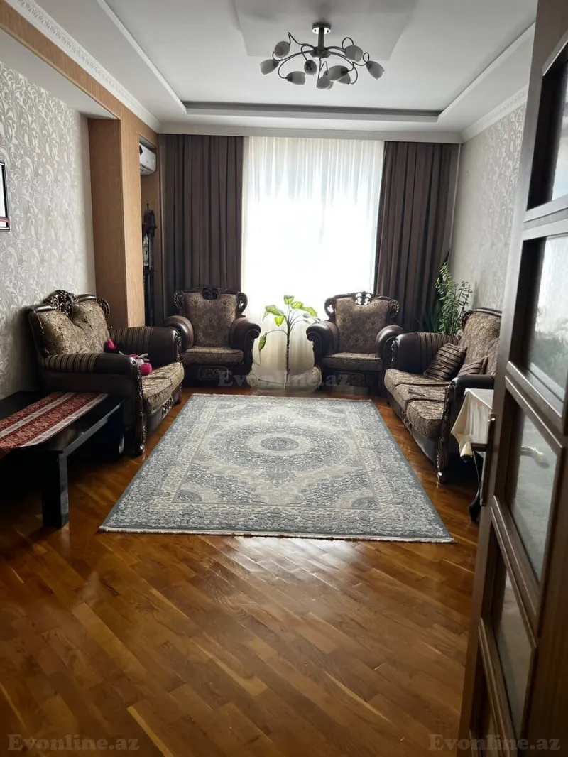 Bakı, Xətai r., Əhmədli m.da 2 otaqlı mənzil satılır