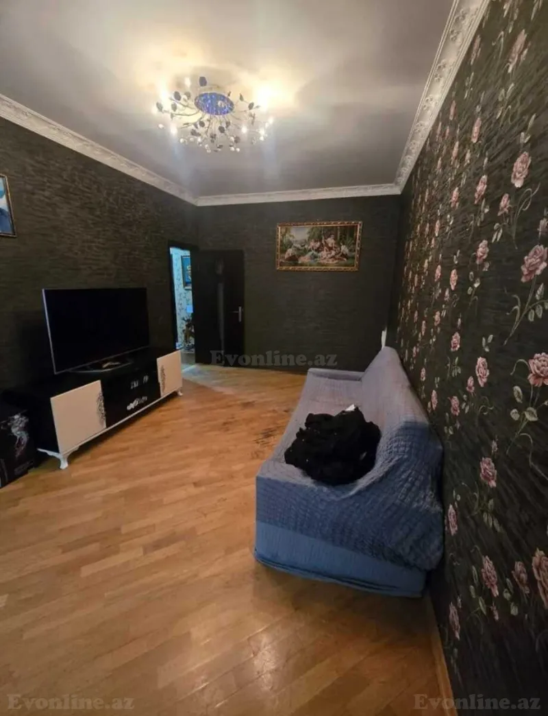 Satılır 4 otaqlı Mənzil Köhnə tikili 100 m² Əhmədli m. - şəkil 2