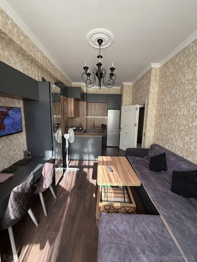 Bakı, Suraxanı r., Yeni Günəşlida 2 otaqlı mənzil satılır