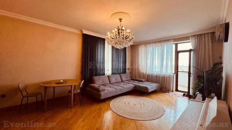 3 otaqlı Mənzil 125 m² 8 Noyabr m. Satılır