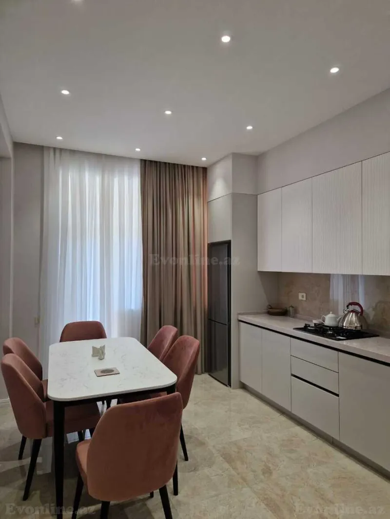Kirayə verilir 3 otaqlı Mənzil Yeni tikili 180 m² Nizami m. - şəkil 22
