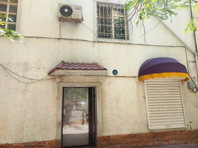 8 otaqlı Ofis 260 m² Nizami m. Kirayə verilir