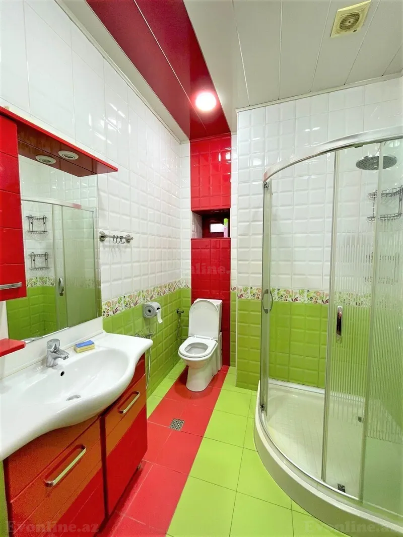 Kirayə verilir 3 otaqlı Mənzil Yeni tikili 130 m² Nərimanov r. - şəkil 13