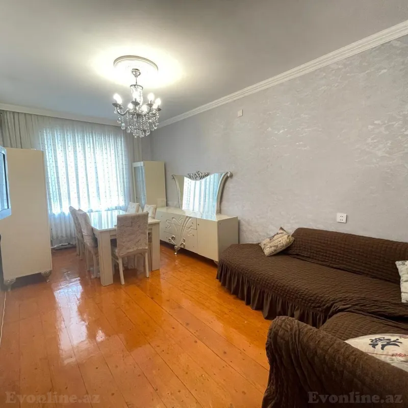 Kirayə verilir 3 otaqlı Mənzil Köhnə tikili 80 m² Bakıxanov